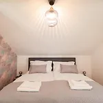 And Mila M Appartement