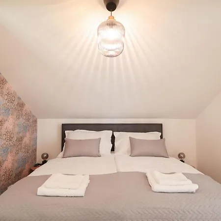 And Mila M Apartman