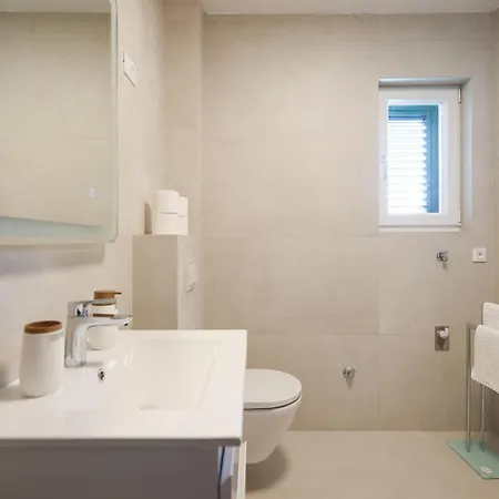 And Mila M * Sveti Filip i Jakov