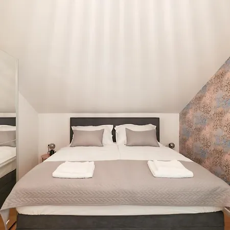 And Mila M Apartman