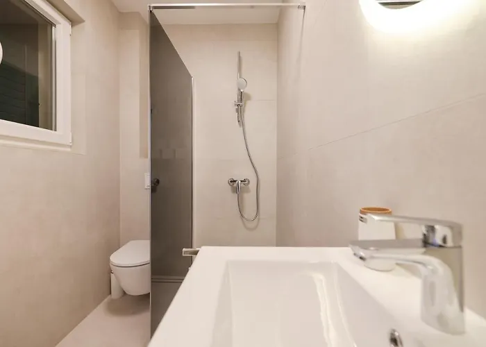 아파트 And Mila M