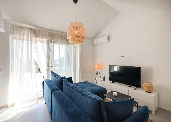 And Mila M * Свети-Филип-и-Яков